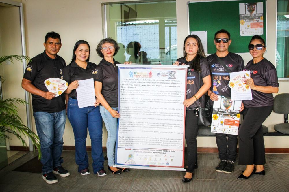 Rede de Proteção distribui portaria para assegurar direitos e integridade de crianças e adolescentes no Festival Folclórico