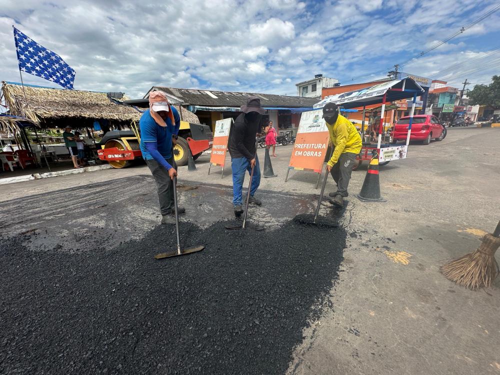 Operação Tapa-Buraco intensifica ações nas ruas de Parintins