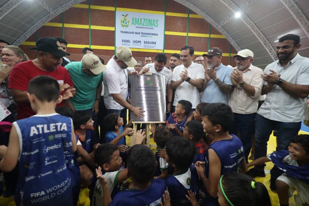 Em Parintins, governador Wilson Lima entrega ginásio Elias Assayag revitalizado e amplia oferta de programas esportivos