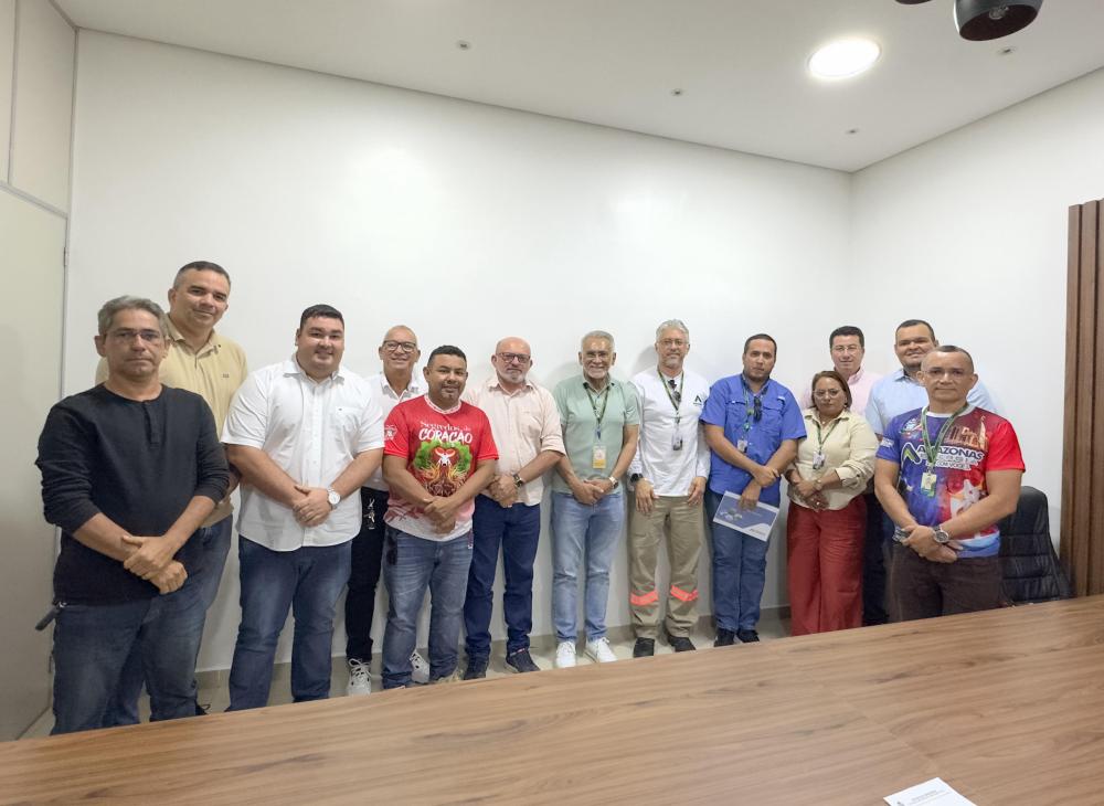 Vereadores de Parintins se reúnem com representantes da Amazonas Energia em busca de soluções para a distribuição de energia