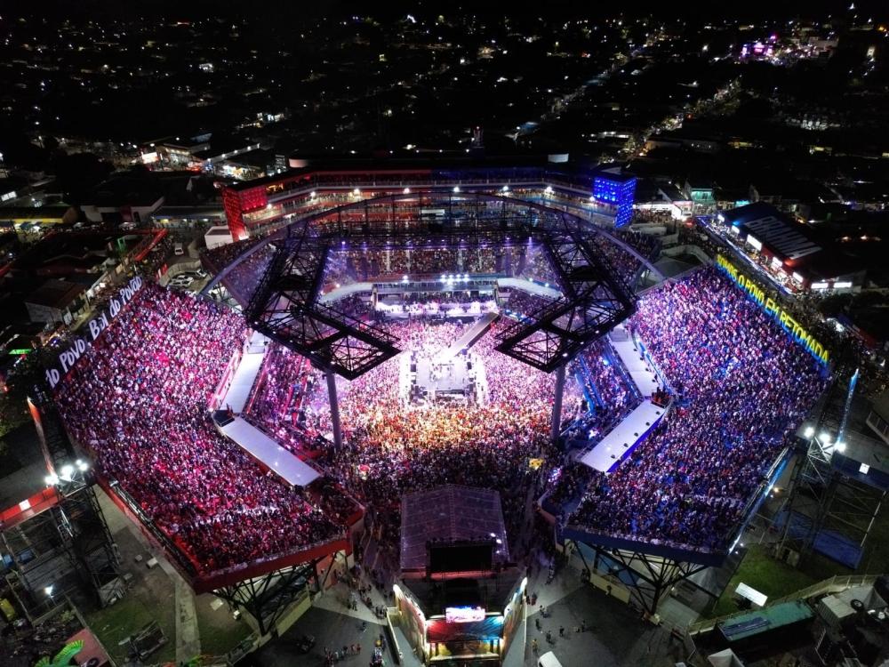 Festa dos Visitantes Reúne Mais de 26 Mil Pessoas no Bumbódromo em Parintins