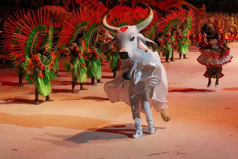 Garantido encerra a segunda noite exaltando a arte brasileira no Bumbódromo