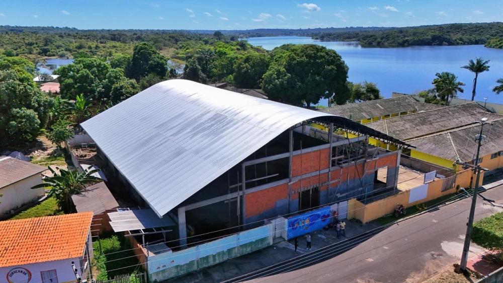 Primeiro ginásio poliesportivo e cultural do Mocambo recebe visita técnica