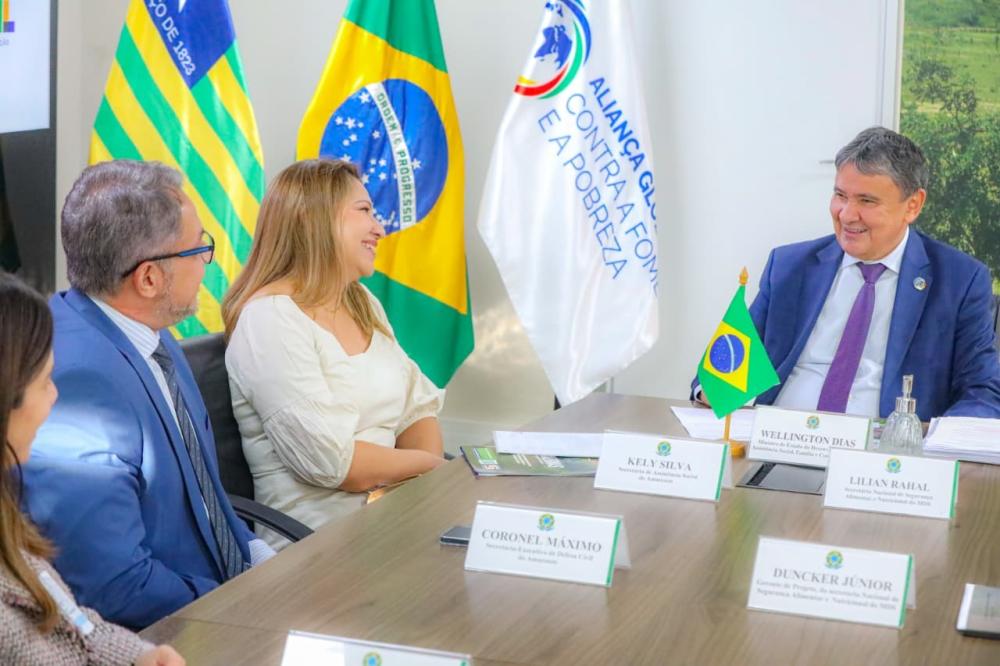 Governo do Amazonas solicita apoio financeiro ao Ministério do Desenvolvimento e Assistência Social contra efeitos da seca