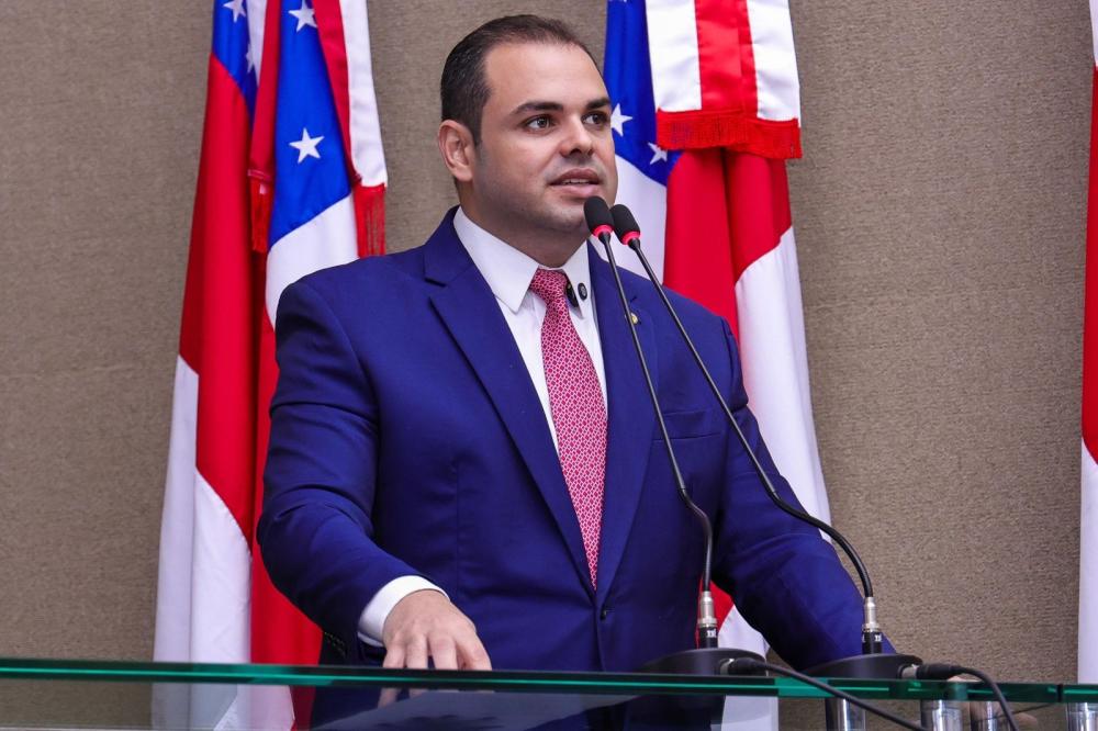 Roberto Cidade anuncia data do edital do concurso da Aleam