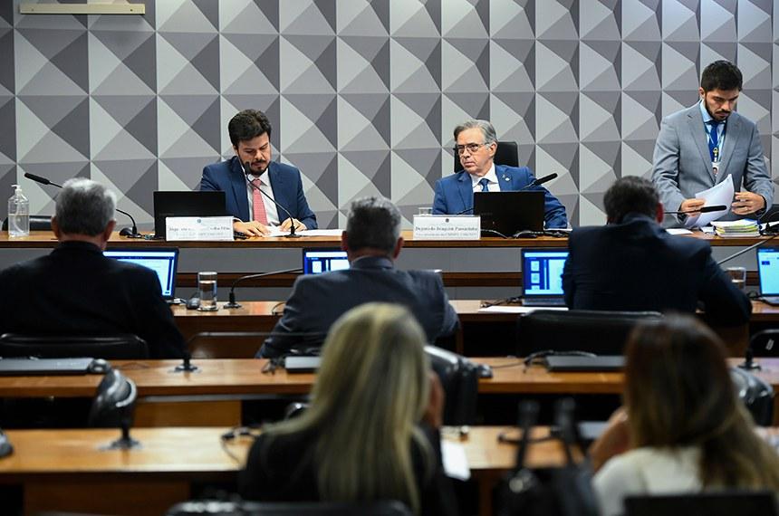 MP que zera conta de luz para família de baixa renda é aprovada