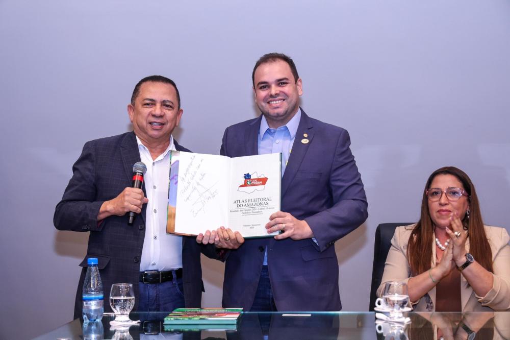 Roberto Cidade comemora chegada da UVB ao Amazonas