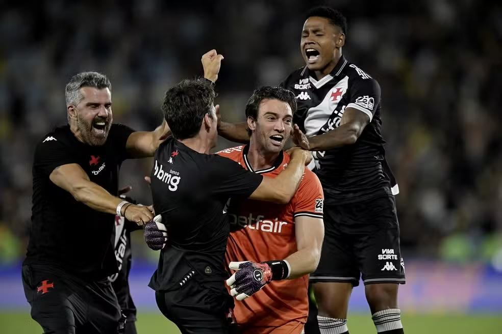Vasco vence Fluminense nos pênaltis e garante vaga na final da Copa do Brasil