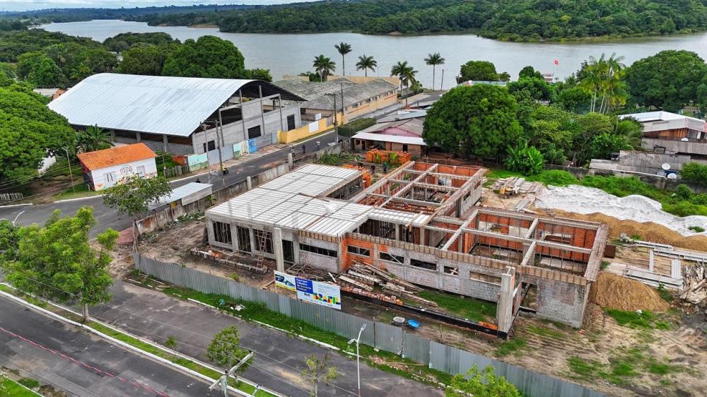 Construção de UBS avança no Mocambo e no Caburi
