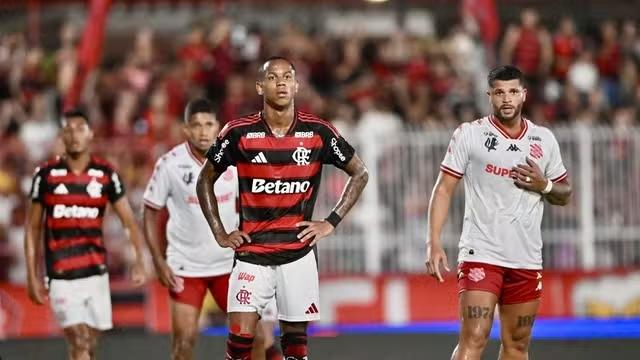 Flamengo é derrotado pelo Bangu na estreia oficial do Campeonato Carioca