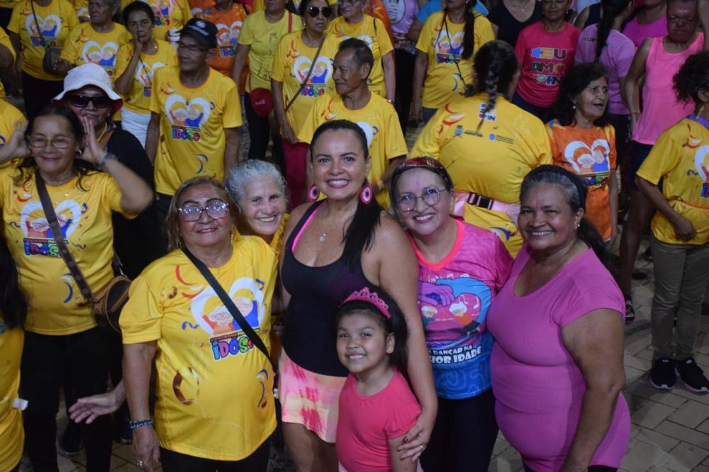 Vice-prefeita Vanessa Gonçalves participa da abertura da Semana da Mulher com o aulão “Vida Saudável”