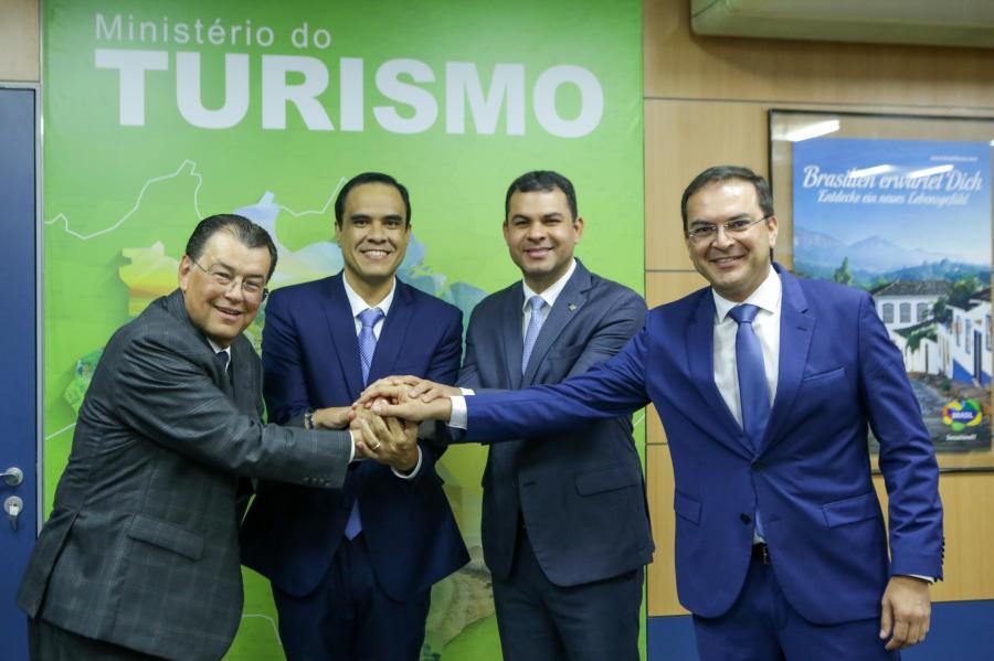Articulação em Brasília garante R$ 15 milhões para o Festival de Parintins 2026