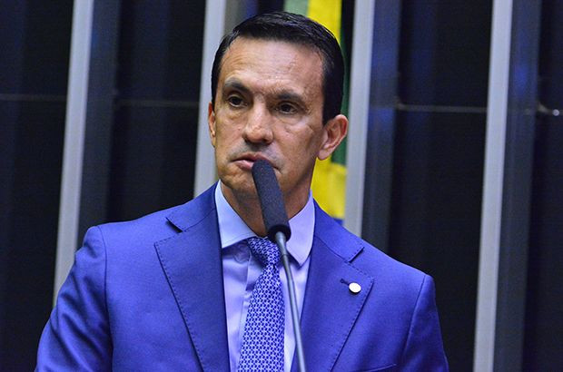 Sidney Leite defende fim da escala 6x1 e propõe transição equilibrada