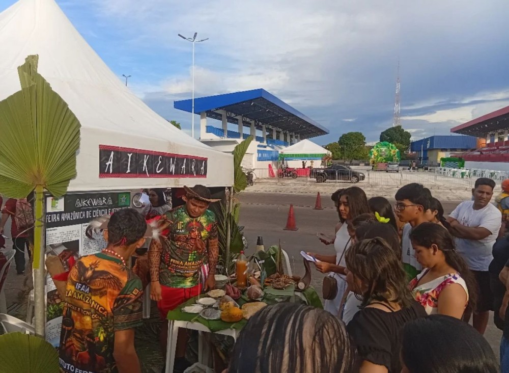 Feira Amazônica de Ciência e Tecnologia leva ciência e cultura para a população em Parintins