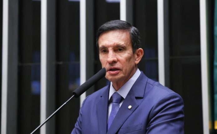 Sidney Leite propõe grupo para fiscalizar liquidação do Master