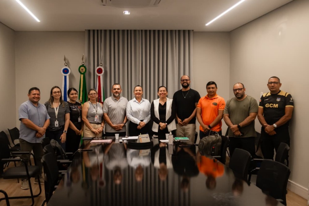 Prefeitura organiza força-tarefa para remoção de animais soltos nas proximidades do aeroporto de Parintins