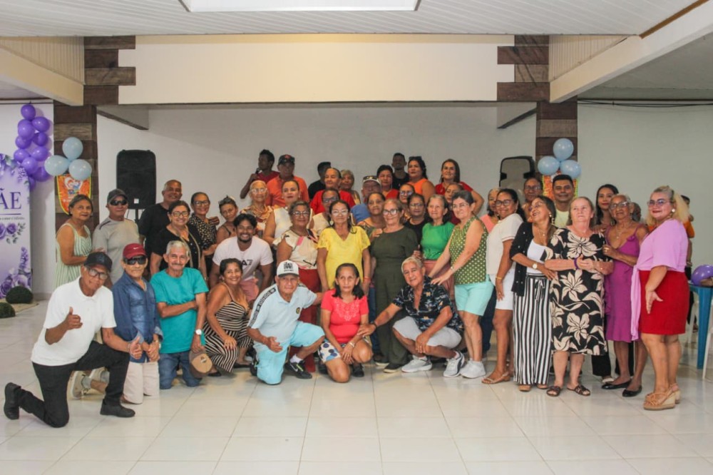 Prefeita em exercício Vanessa Gonçalves participa de especial em homenagem ao Dia das Mães do Programa Municipal do Idoso
