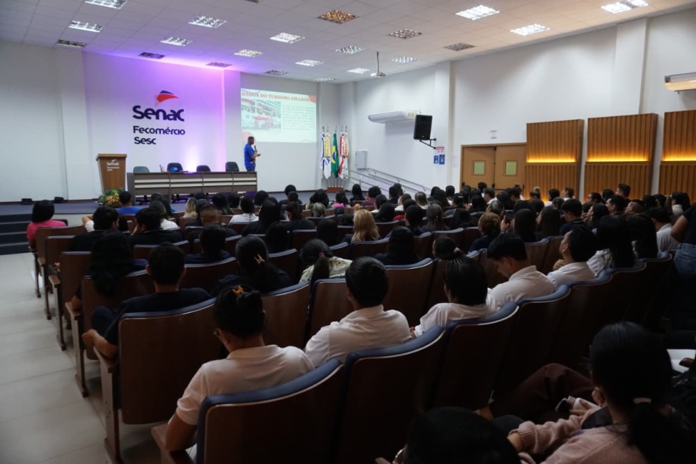 Parintins fortalece atendimento turístico com oficina de qualificação profissional
