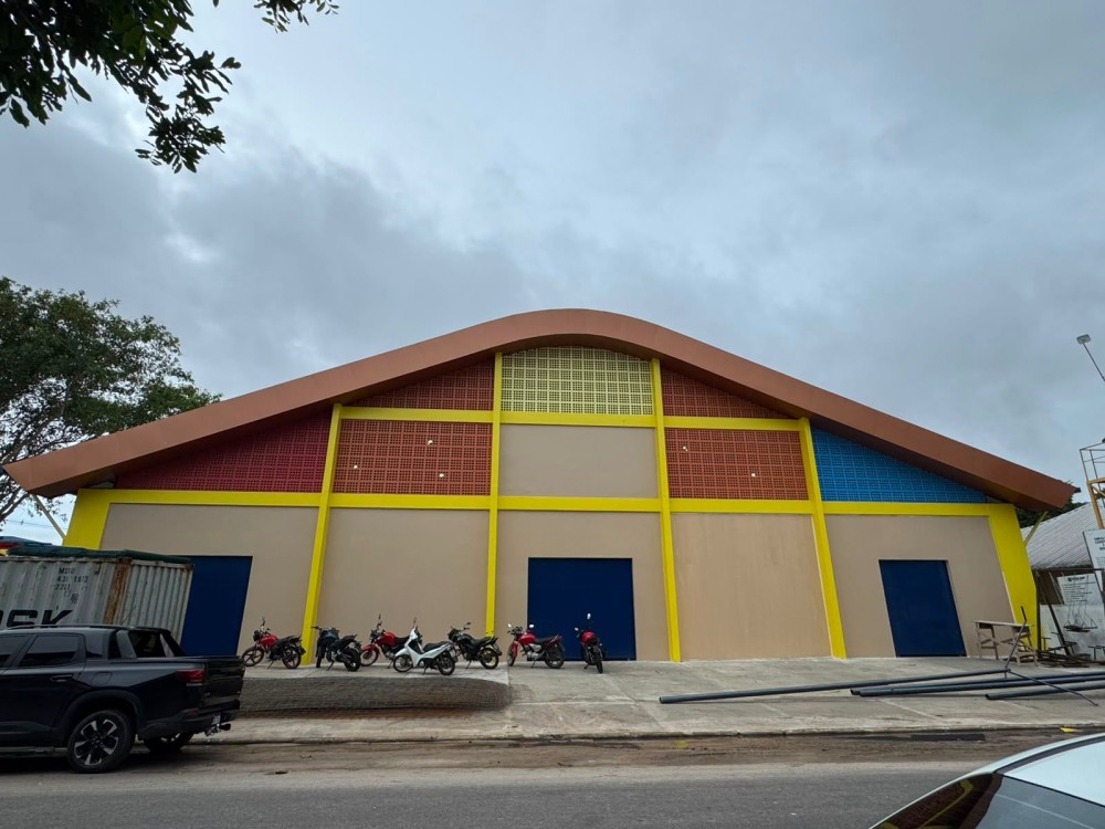 Obra do Ginásio Poliesportivo da Escola João Bosco é concluída em Parintins