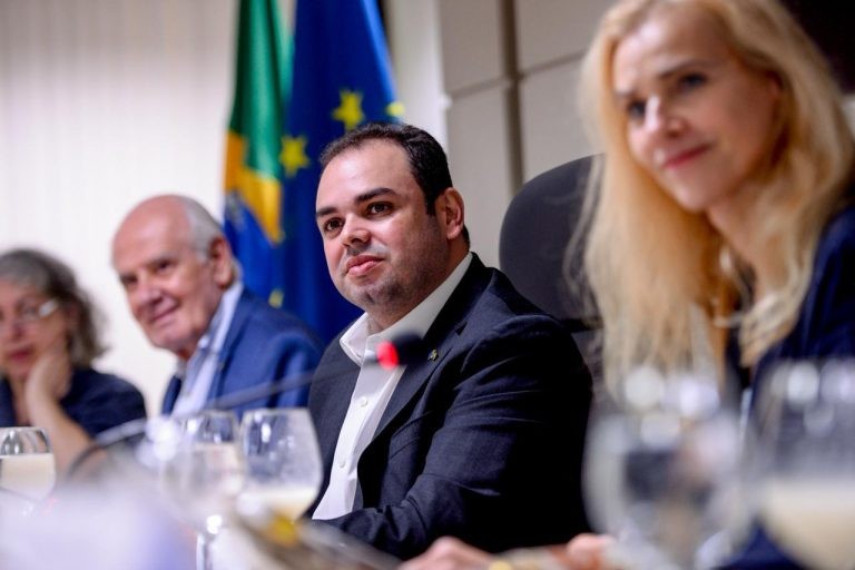 Governador Roberto Cidade defende desenvolvimento sustentável e parcerias internacionais no Amazonas