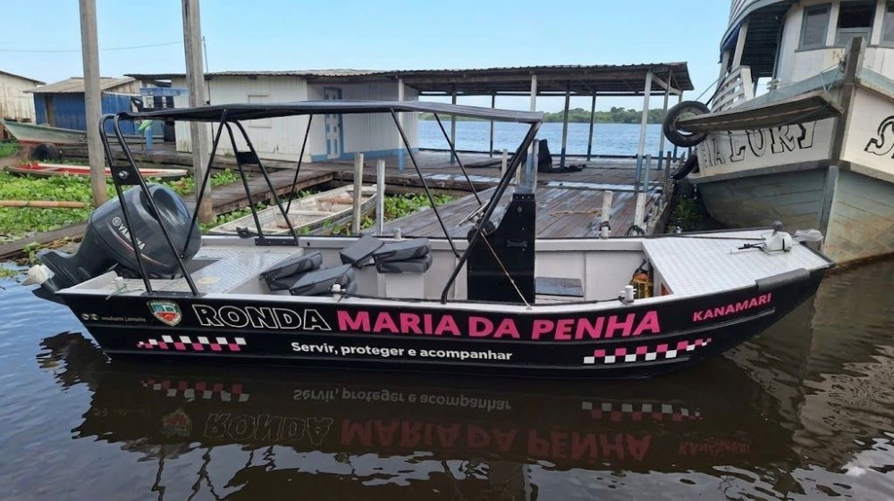 Mayra Dias viabiliza implantação da Patrulha Maria da Penha Fluvial em Parintins