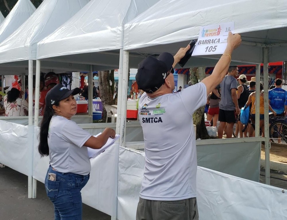 Festival de Parintins: comerciantes recebem senhas de atendimento e devem retornar em junho para compra de lotes e barracas