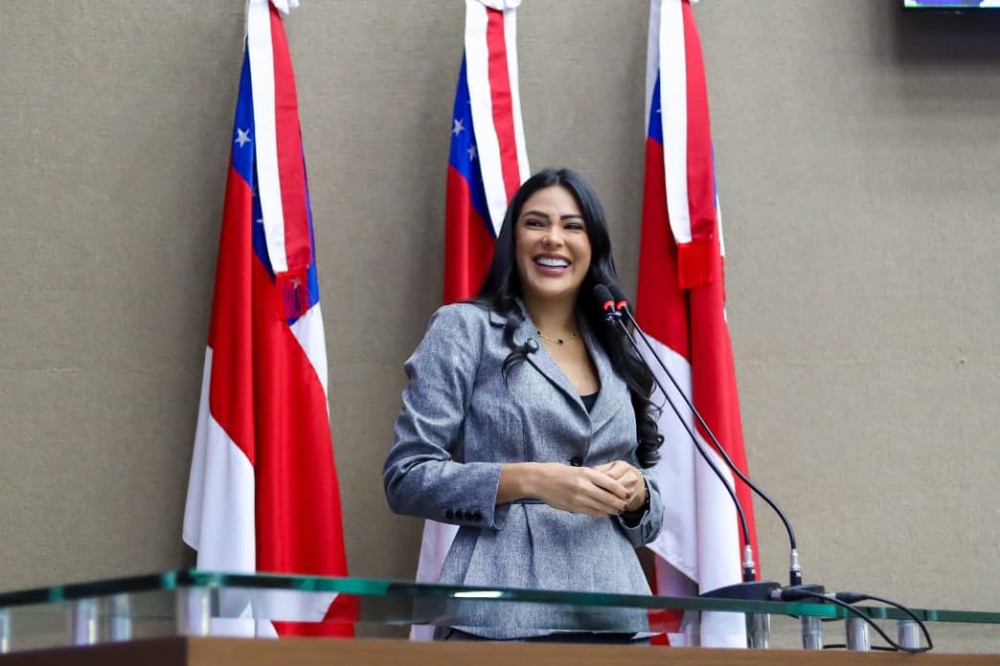 Após requerimento de Mayra Dias, Cetam passa a ofertar curso para cuidadores de pessoas com TEA