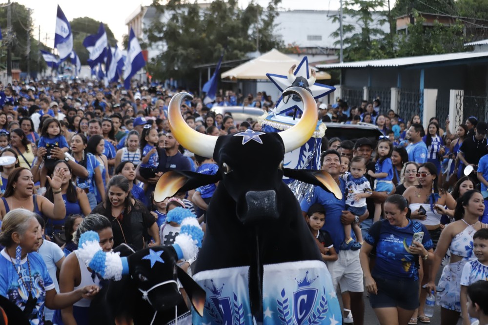Histórico: Caprichoso reúne multidão de torcedores mirins no Boizinho de Rua