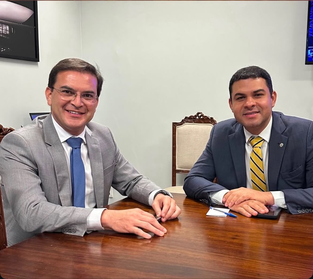 Matheus Assayag se reúne com Saullo Vianna em Brasília para discutir investimentos para Parintins