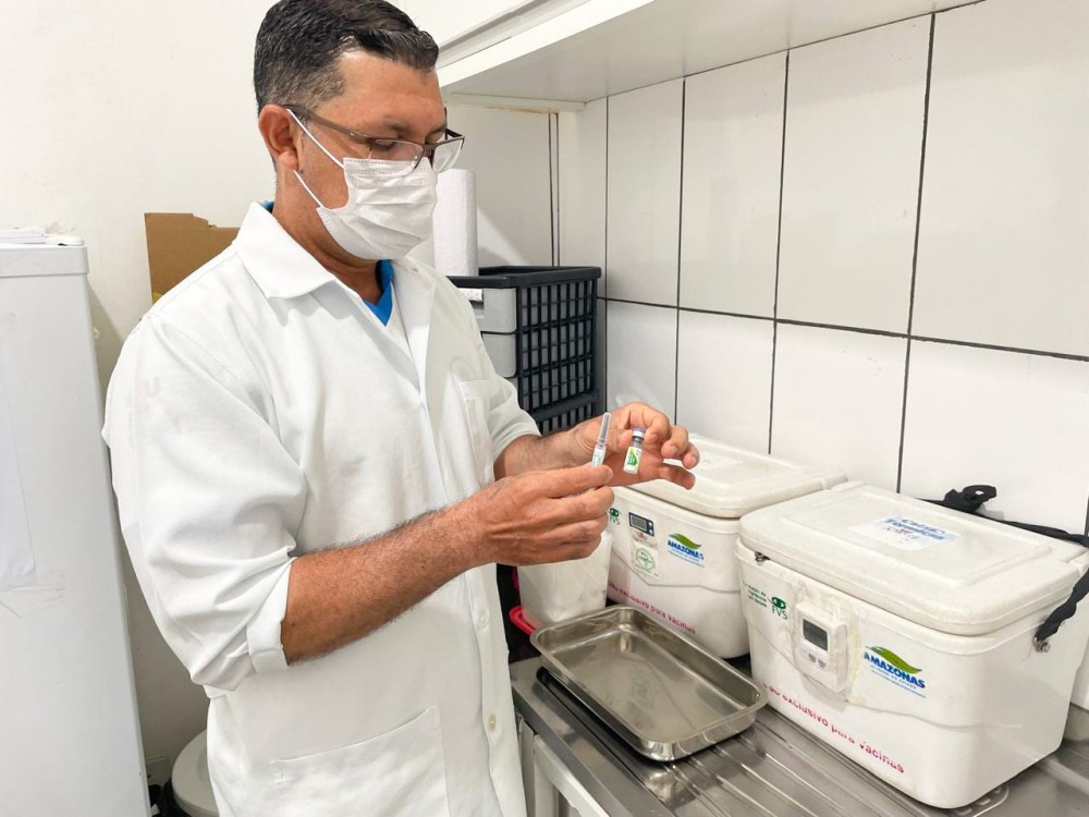 Prefeitura de Parintins alerta população para atualização da vacinação contra Influenza e Covid-19