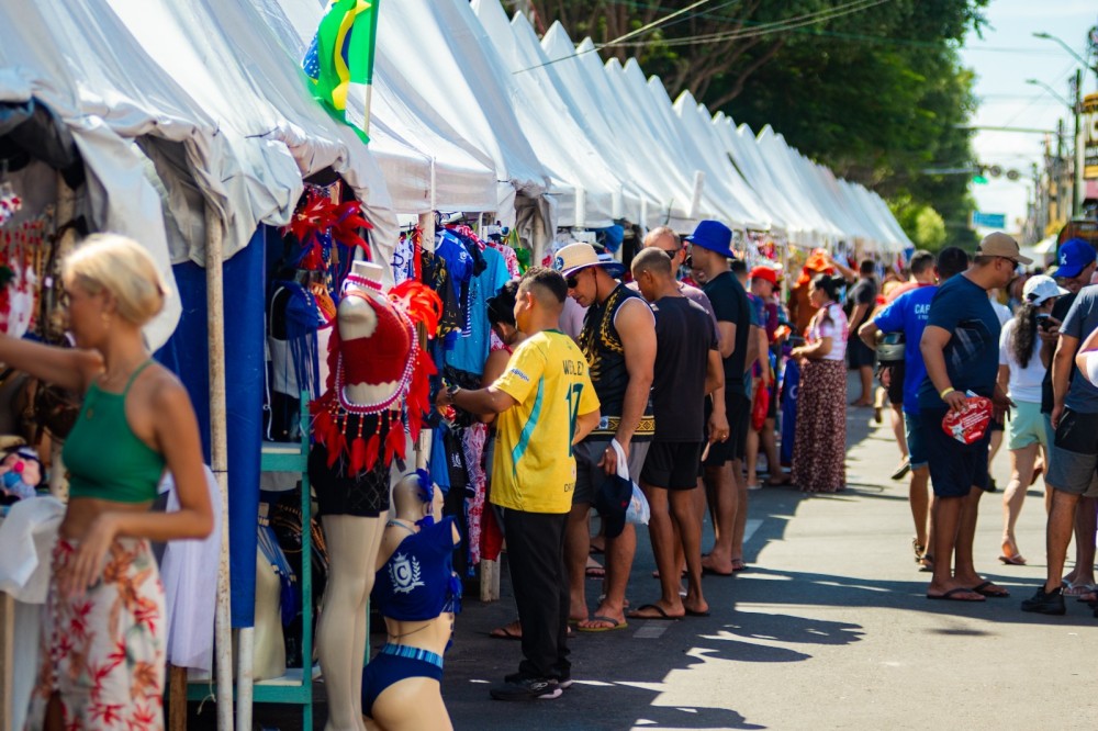 Na véspera do Festival, Prefeitura paga servidores e aquece economia de Parintins com mais de R$ 15 milhões