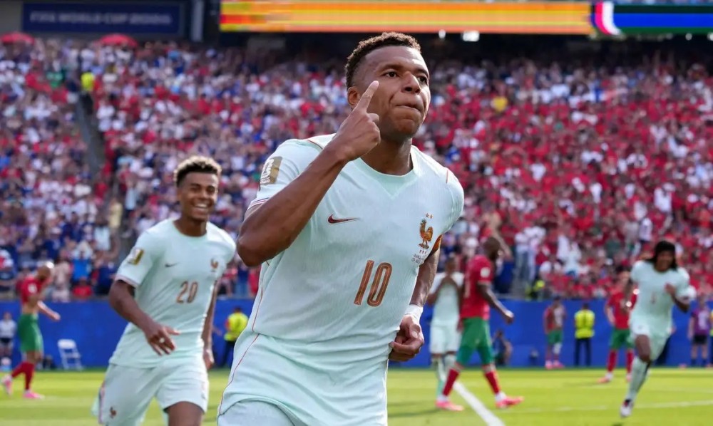 Seleção francesa é a primeira semifinalista da Copa após 2 a 0 sobre Marrocos