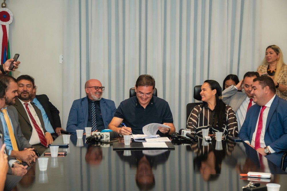 Parintins recebe pacote de R$ 80 milhões para obras e desenvolvimento urbano