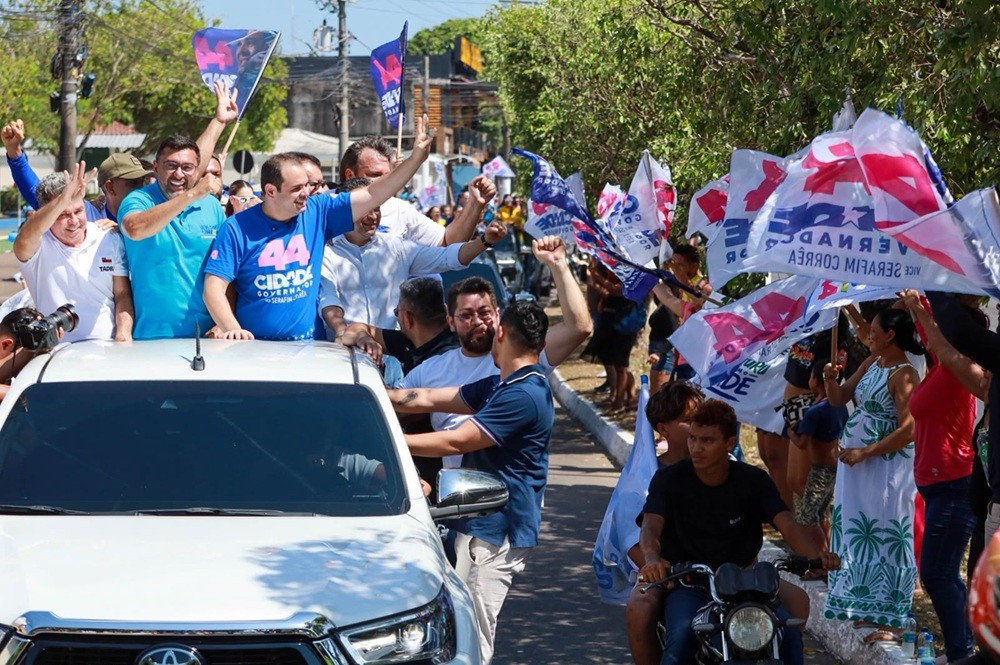 Roberto Cidade inicia campanha e reúne multidão em Manacapuru