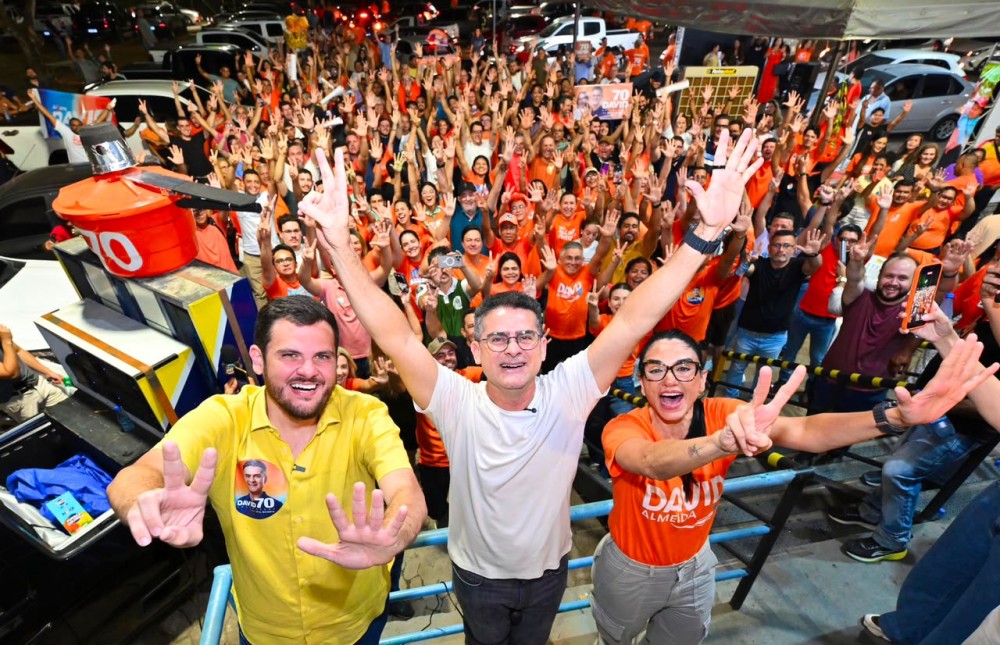 David Almeida inicia campanha ao Governo do Amazonas com mega adesivaço em Manaus e no interior