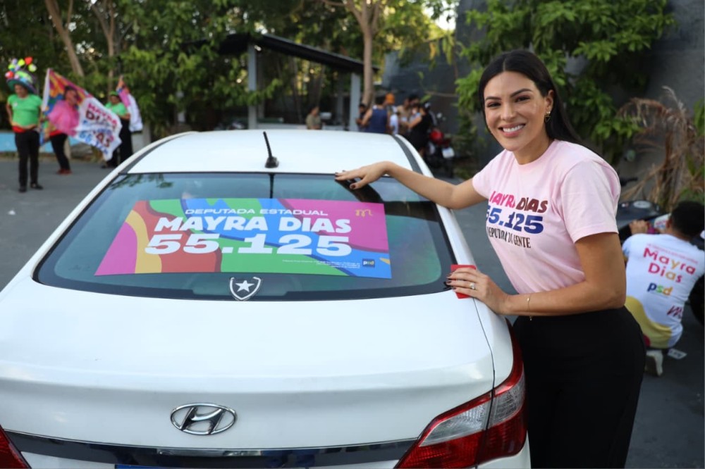 Adesivaço de Mayra Dias chega a Manaus e reúne apoiadores na capital