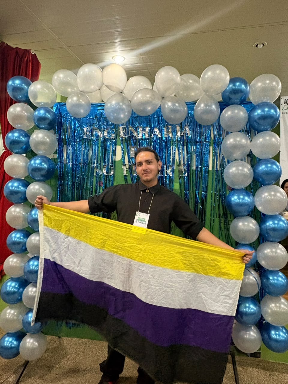 Cid Mattos se torna primeira pessoa trans não-binária do interior do Amazonas a retificar documentos