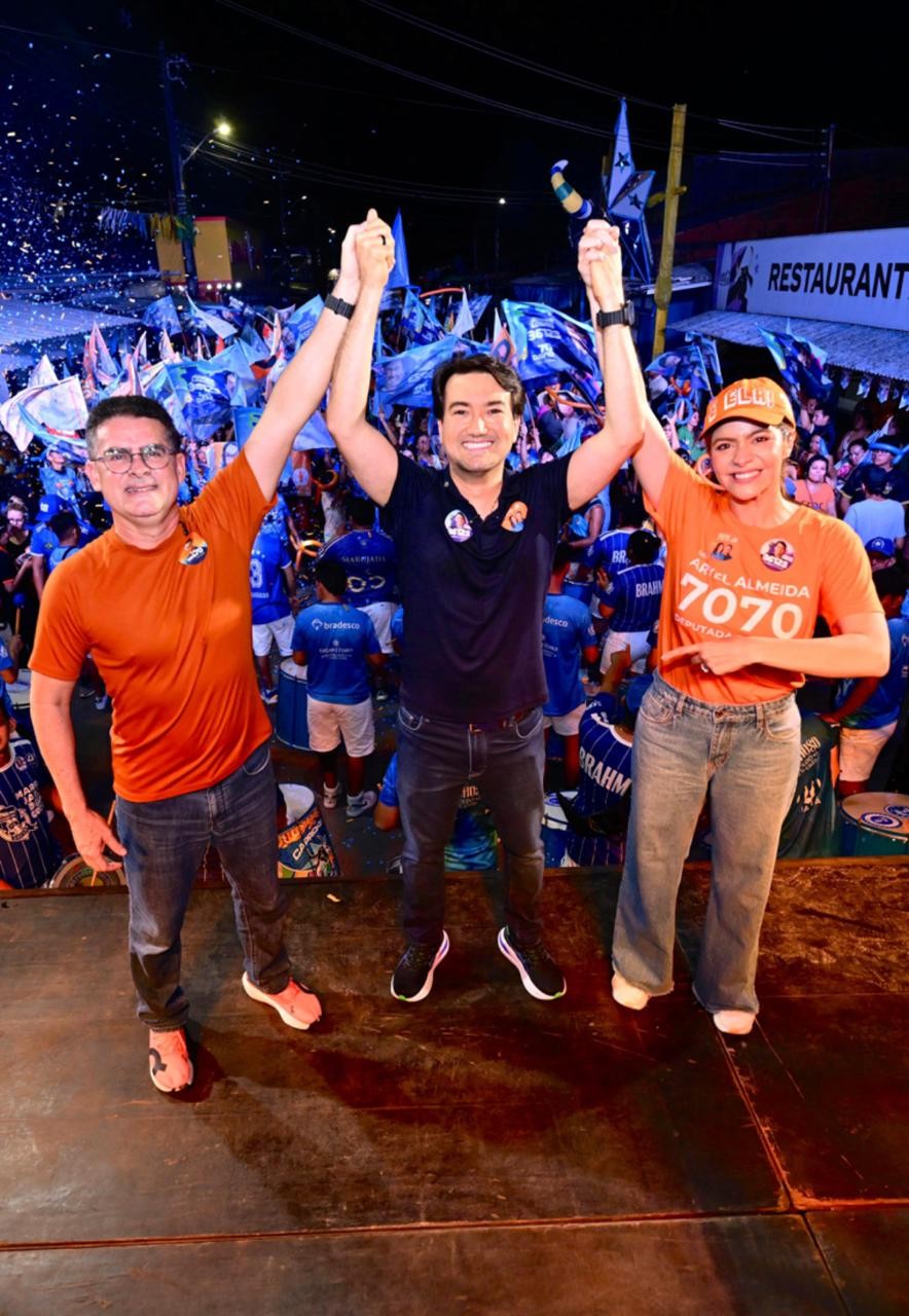 Jender Lobato lança candidatura em Parintins e arrasta multidão