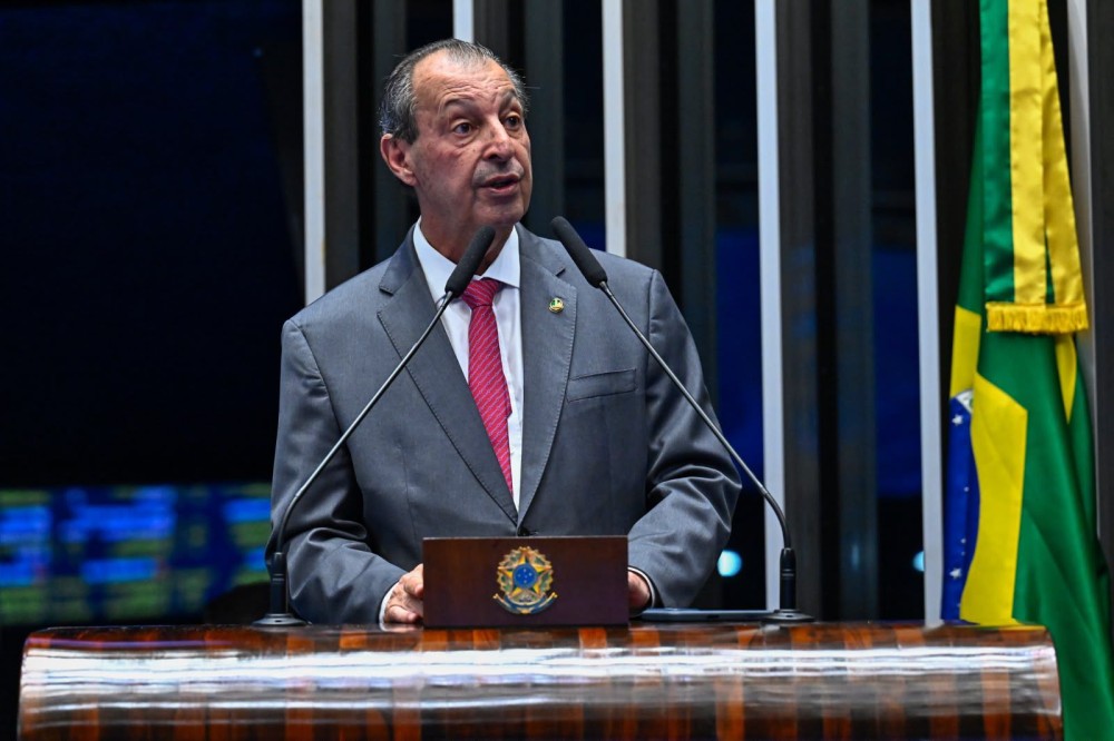 Omar apresenta relatório pelo fim da escala 6x1 e reduz a jornada semanal dos trabalhadores sem redução salarial