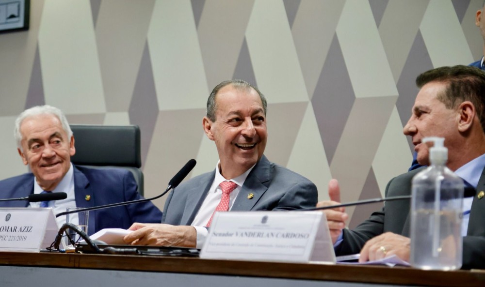 Senado aprova projeto que reduz a jornada semanal dos trabalhadores sem redução salarial