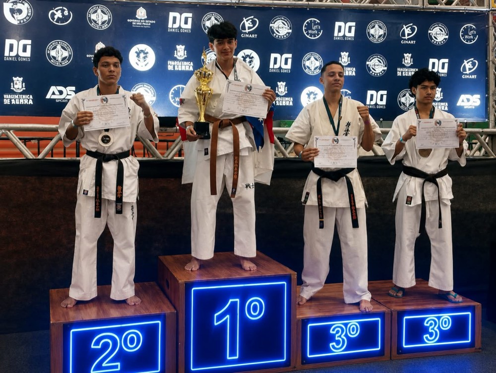 Atleta parintinense Kazuhiro Inomata é campeão de Kata no IV Campeonato Brasileiro de Karatê Kyokushin
