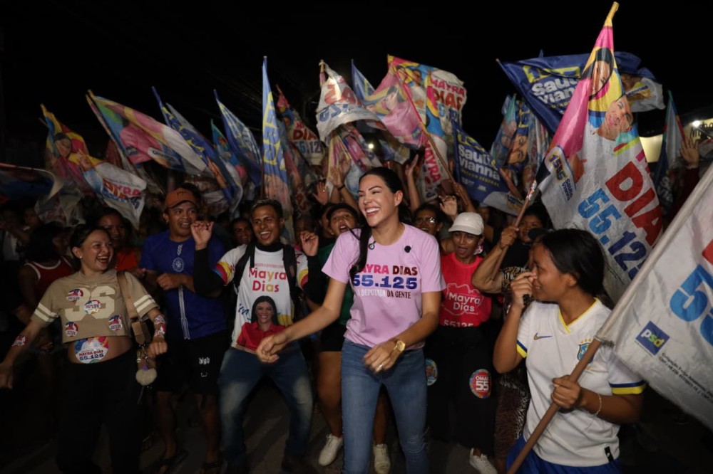 Mayra Dias percorre ruas do Itaúna 2 e reforça compromisso com Parintins
