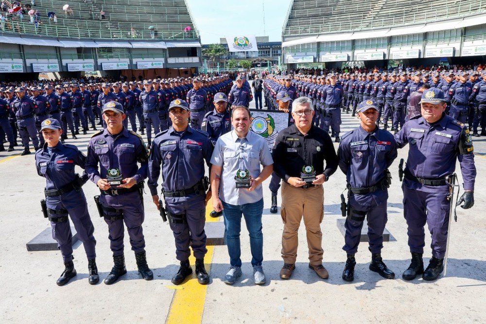 Governador  Roberto Cidade acompanha incorporação de 502 novos soldados ao efetivo da Polícia Militar