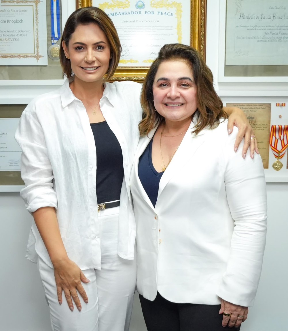 Professora Maria anuncia vinda de Michelle Bolsonaro e o retorno de Flávio ao Amazonas no segundo turno