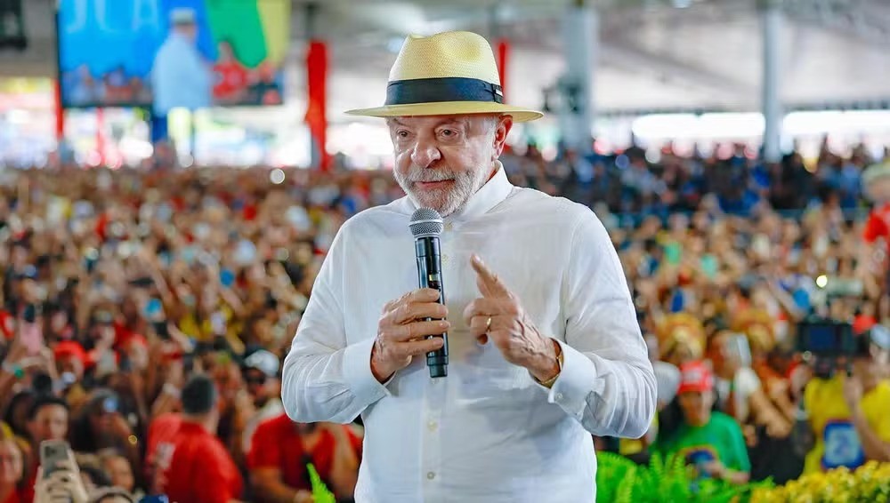 Nas redes sociais, Lula convoca apoiadores a irem às ruas impedir 'retrocesso' no país