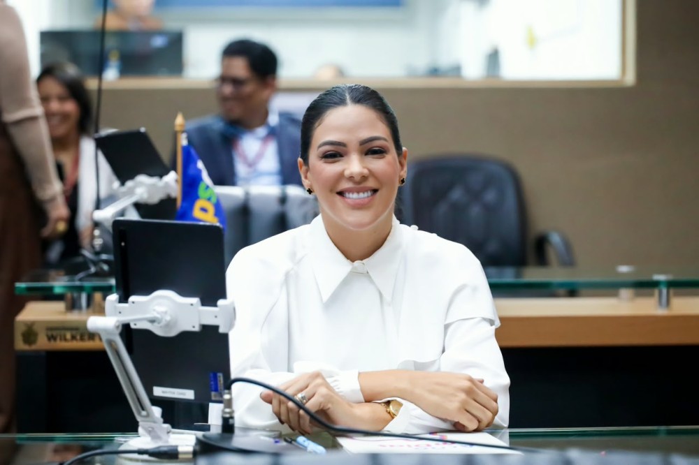 Projeto de Mayra Dias prioriza acesso de crianças e adolescentes em isolamento social a atividades no Amazonas