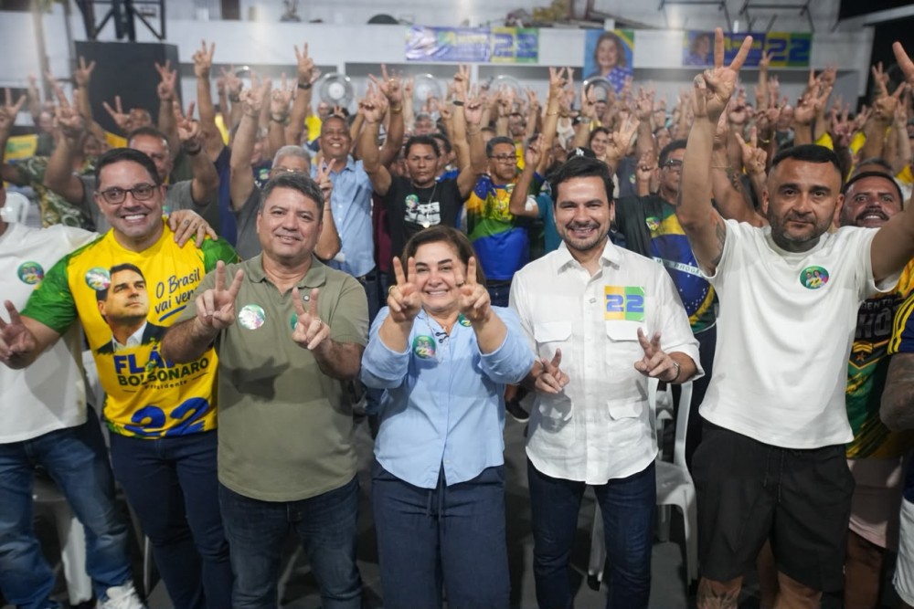 Professora Maria recebe apoio de forças policiais do Amazonas e garante pagamento de data-base e reajustes retroativos
