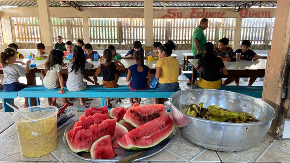 Programa federal em parceria com a Prefeitura de Parintins leva alimento à mesa do parintinense