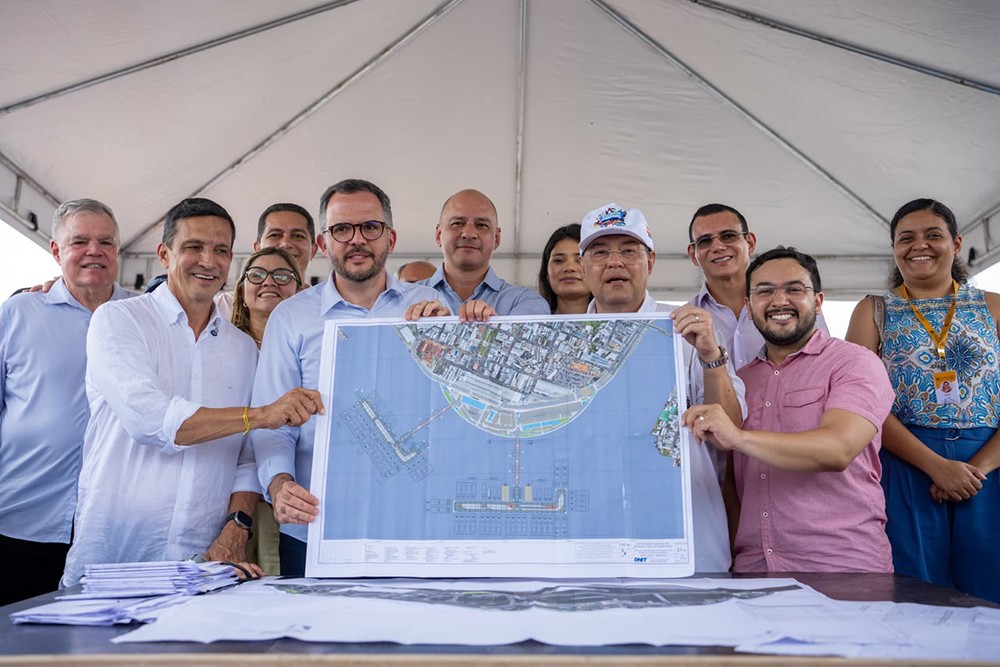 Braga-e-ministro-acompanham-obras-do-Porto-da-Manaus-Moderna-3.jpeg