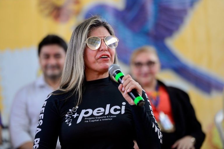 SECOM-FACA-BONITO-Waleska-Castro-coordenadora-do-curso-de-Defesa-Pessoal-Foto-Alez-Pazuello-768x513.jpg